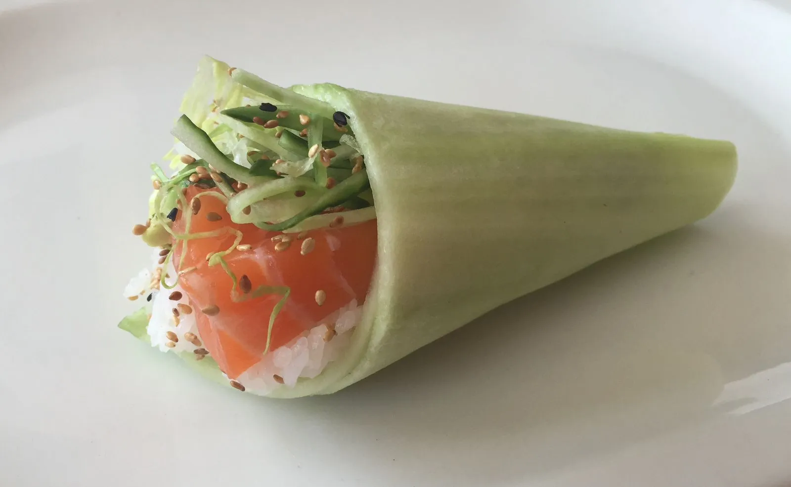 Salmon/Tuna/Prawn Bamboo Hand Roll