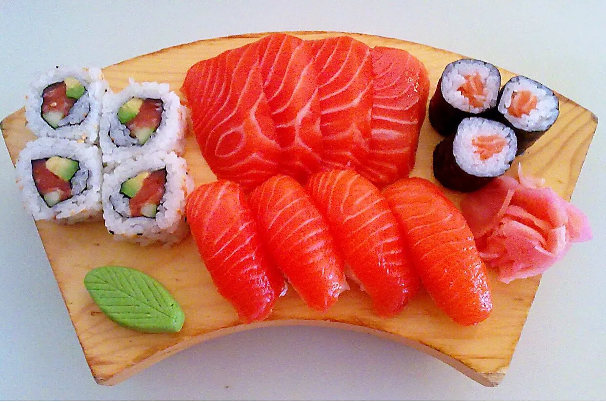 Salmon/Tuna Combo Platter