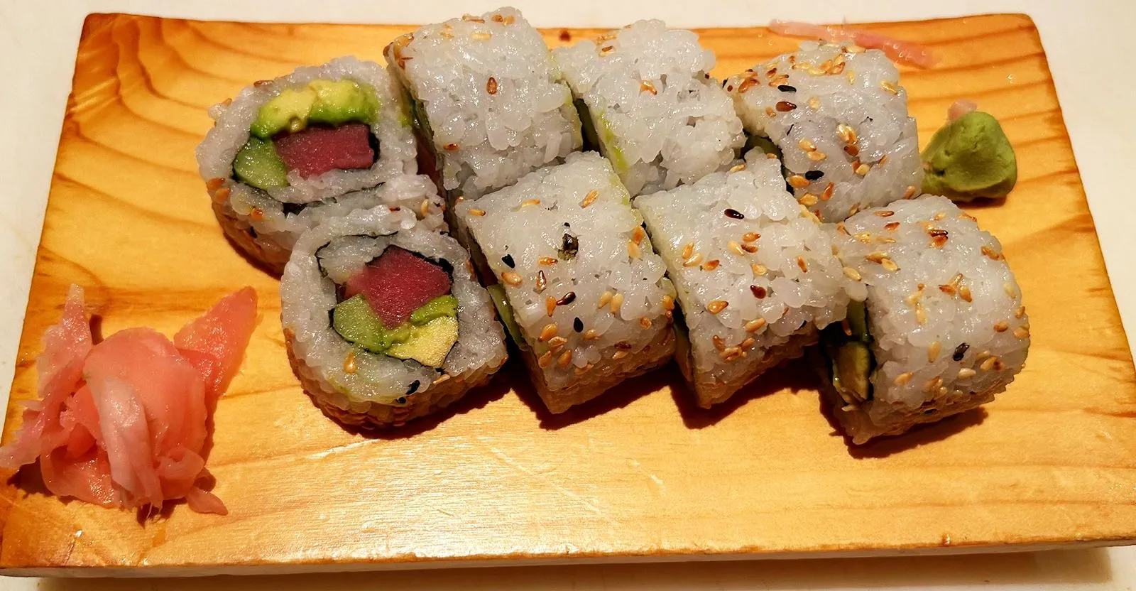 Tuna California Rolls